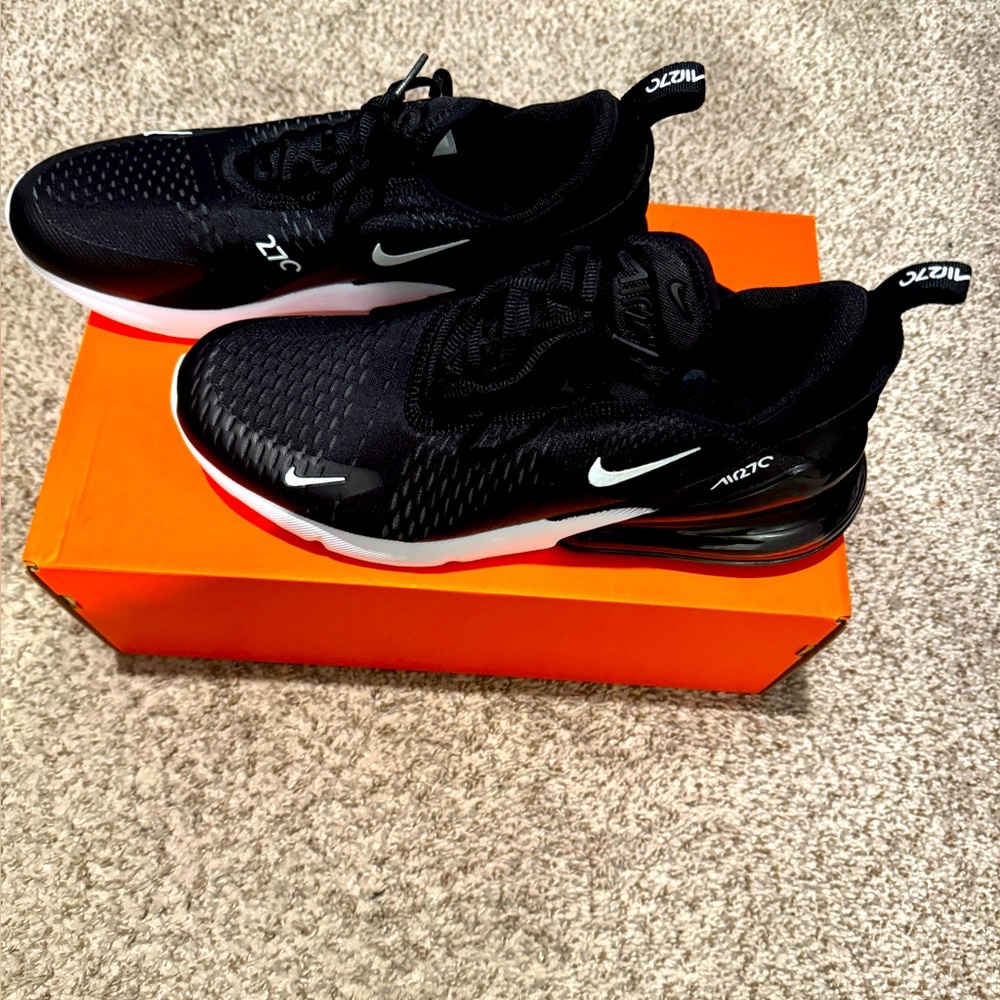 NWT!! Men’s Size 12 Nike Air Max 270!